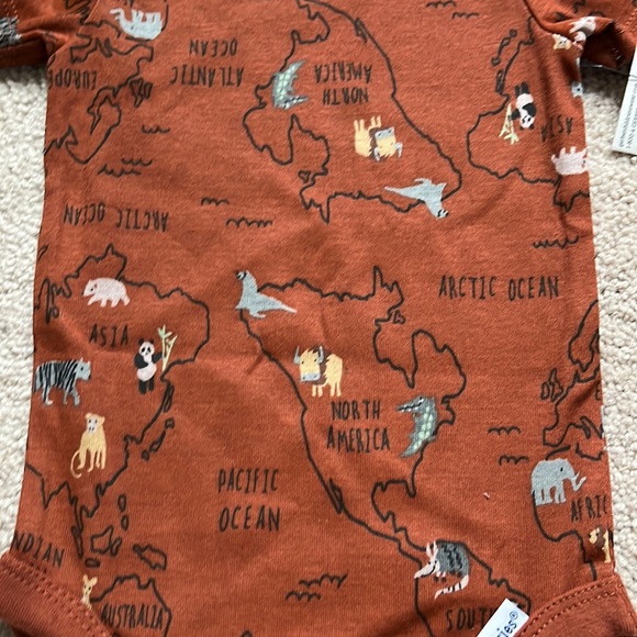 NWT onesie with lots of animals on it - Picture 2 of 4